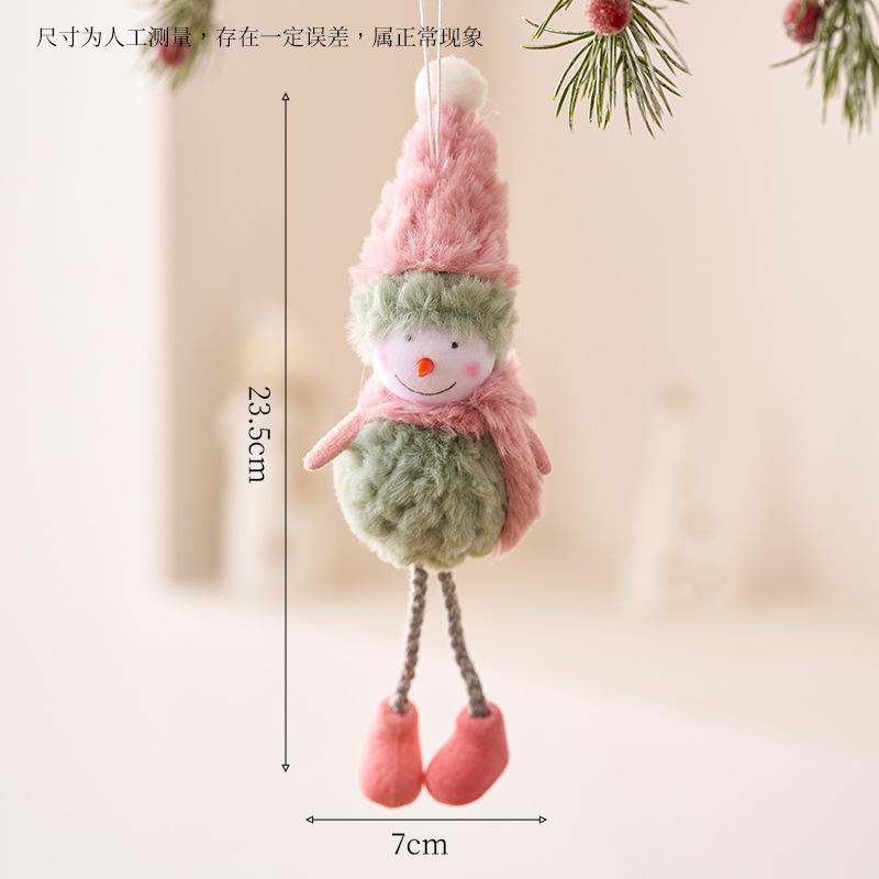 Trang trí Noel: Ông già Noel, người tuyết, cây treo nổi bật