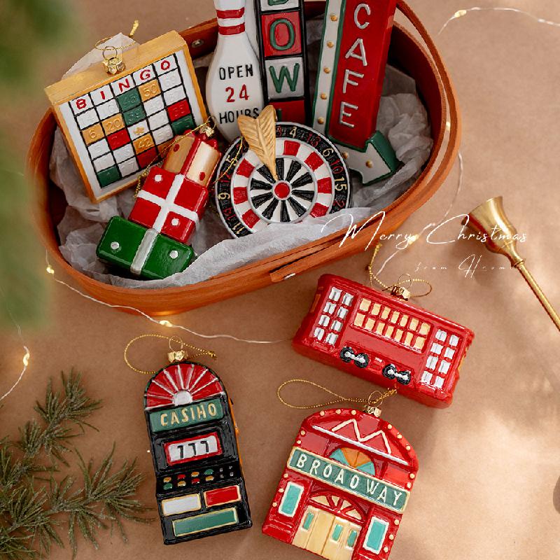 Trang trí Noel: Quả cầu cổ điển phong cách Mỹ, cây thông