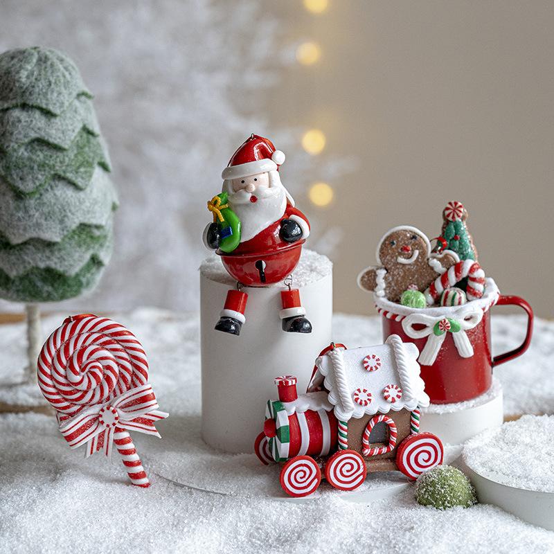 Trang trí Noel: Cây thông, chuông sáng tạo cho không gian ấm