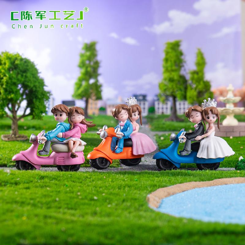 微景观创意卡通摩托车情侣公仔 DIY装饰品配件迷你车载桌面小摆件