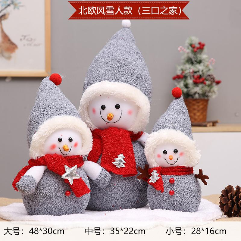 Trang trí Noel: Búp bê người tuyết, cây thông, chụp ảnh