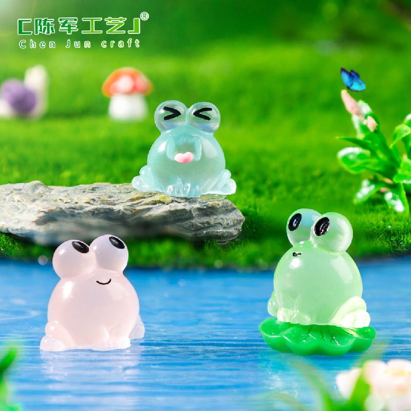 Ếch mắt to phát sáng – Mô hình ếch mini dạ quang, trang trí xe hơi, bàn làm việc (M-1253)