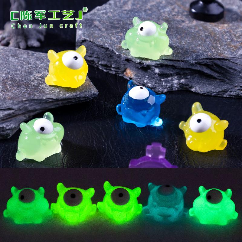 跨境外贸微景观创意荧夜光独眼小怪兽 DIY装饰品挂配件迷你小摆件