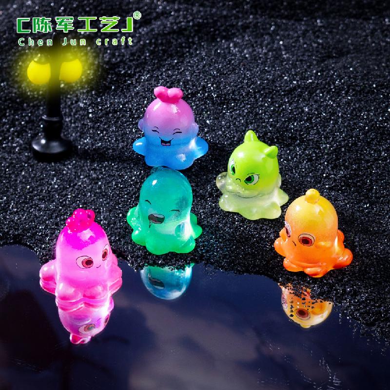 跨境新品微景观创意夜光彩虹怪兽萌粒 DIY装饰品挂配件迷你小摆件