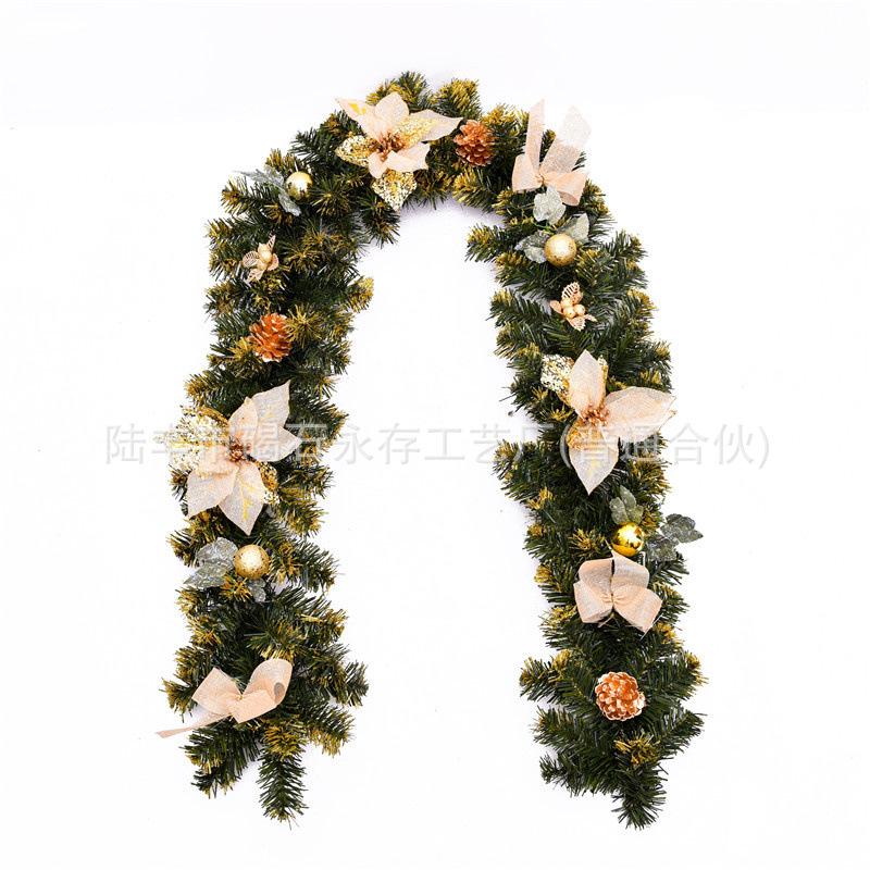 Cây dẻo trang trí Giáng Sinh 180cm với quả đỏ. Lý tưởng cho trang trí cửa và trang trí Noel. Hàng trực tiếp từ nhà sản xuất.